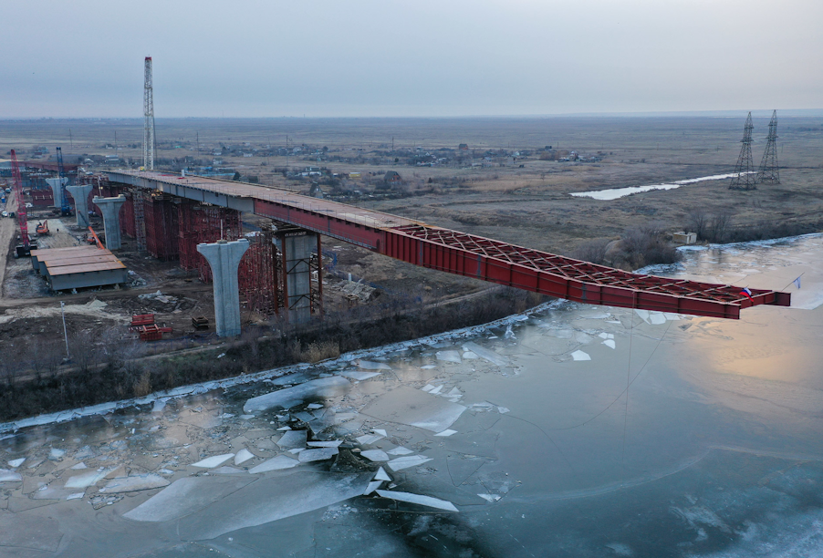 Волгоградская область: стартовала надвижка пролетов нового моста через Волго-Донской канал на обходе Волгограда
